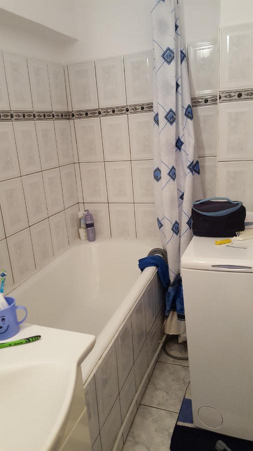 בראליה Apartament Cu 2 Camere Spatioase In Centrul Orasului - Andrei מראה חיצוני תמונה